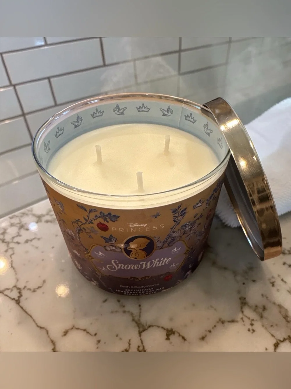 NWT Bath & Body Works Three Wick Snow White Princess Candle